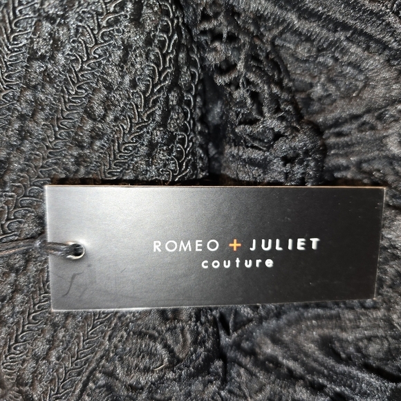 Romeo + Juliet Couture Black Crochet Lace Mini Skirt – Size Small NWT - Picture 4 of 7